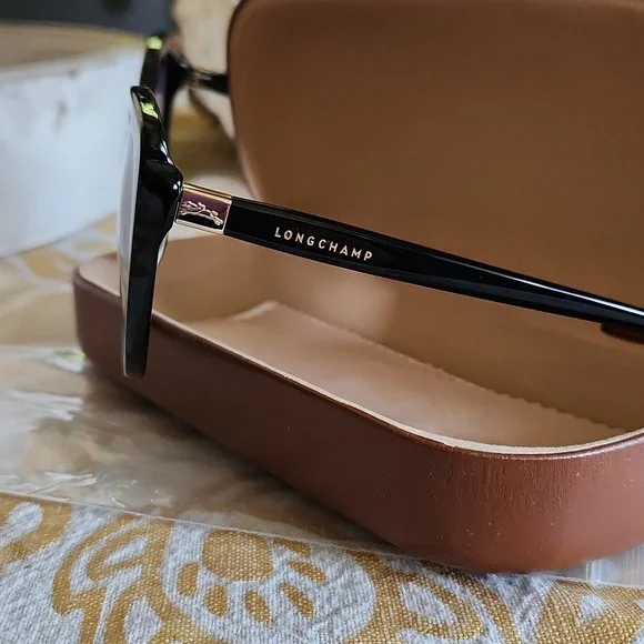 Longchamp - Picture 2 of 4